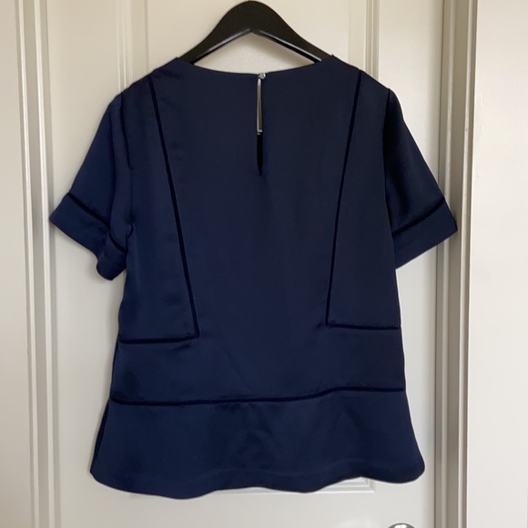 Banana Republic short sleeve silk shirt - Picture 3 of 4